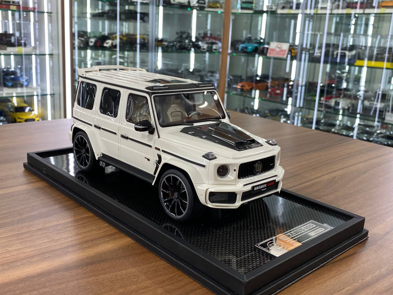 1:18 Resin Model Mercedes-Benz G63 BRABUS 800 – Pearl White | MotorHelix (Limited 199 pcs)pcs