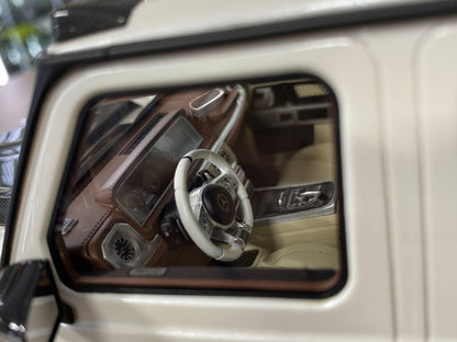 1:18 Resin Model Mercedes-Benz G63 BRABUS 800 – Pearl White | MotorHelix (Limited 199 pcs)pcs