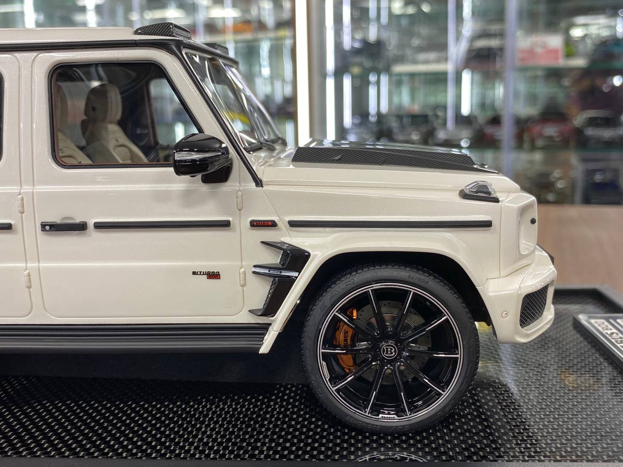 1:18 Mercedes-Benz G63 BRABUS 800 – Pearl White | MotorHelix