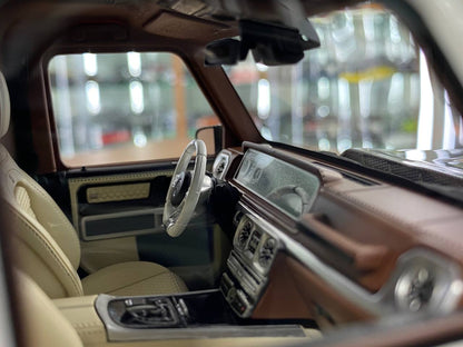 1:18 Resin Model Mercedes-Benz G63 BRABUS 800 – Pearl White | MotorHelix (Limited 199 pcs)pcs