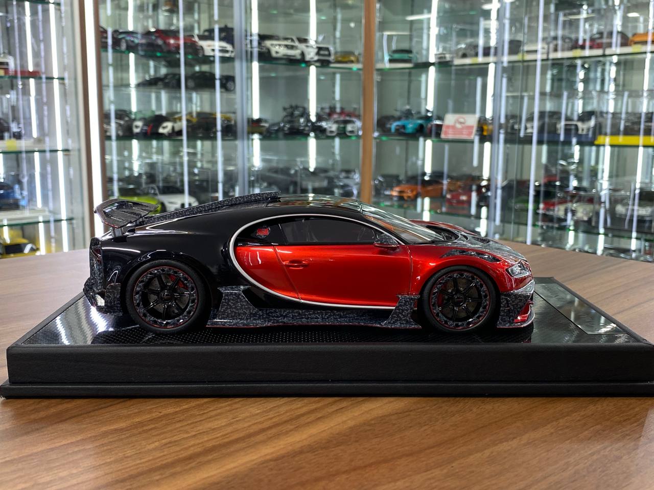 🚨Bugatti Chiron Centuria 1:18 Resin Model – Metallic Red | Timothy & Pierre (Signed by Kourosh Mansory – 1 of 99 pcs)