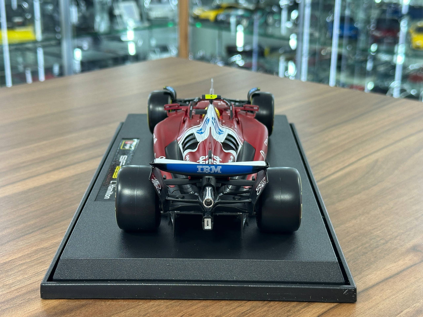 Bburago Ferrari SF‑25 – Lewis Hamilton #44 – Matt Red – 1:18 Metal Diecast Model (Full Opening, Collector‑Grade)