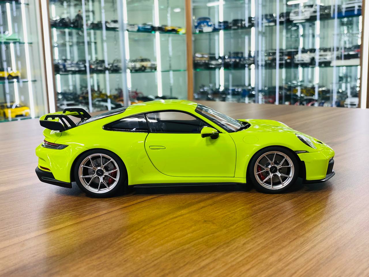 Norev Porsche 911 GT3 2021 - 1/18 Metal Diecast Model, Acid Green