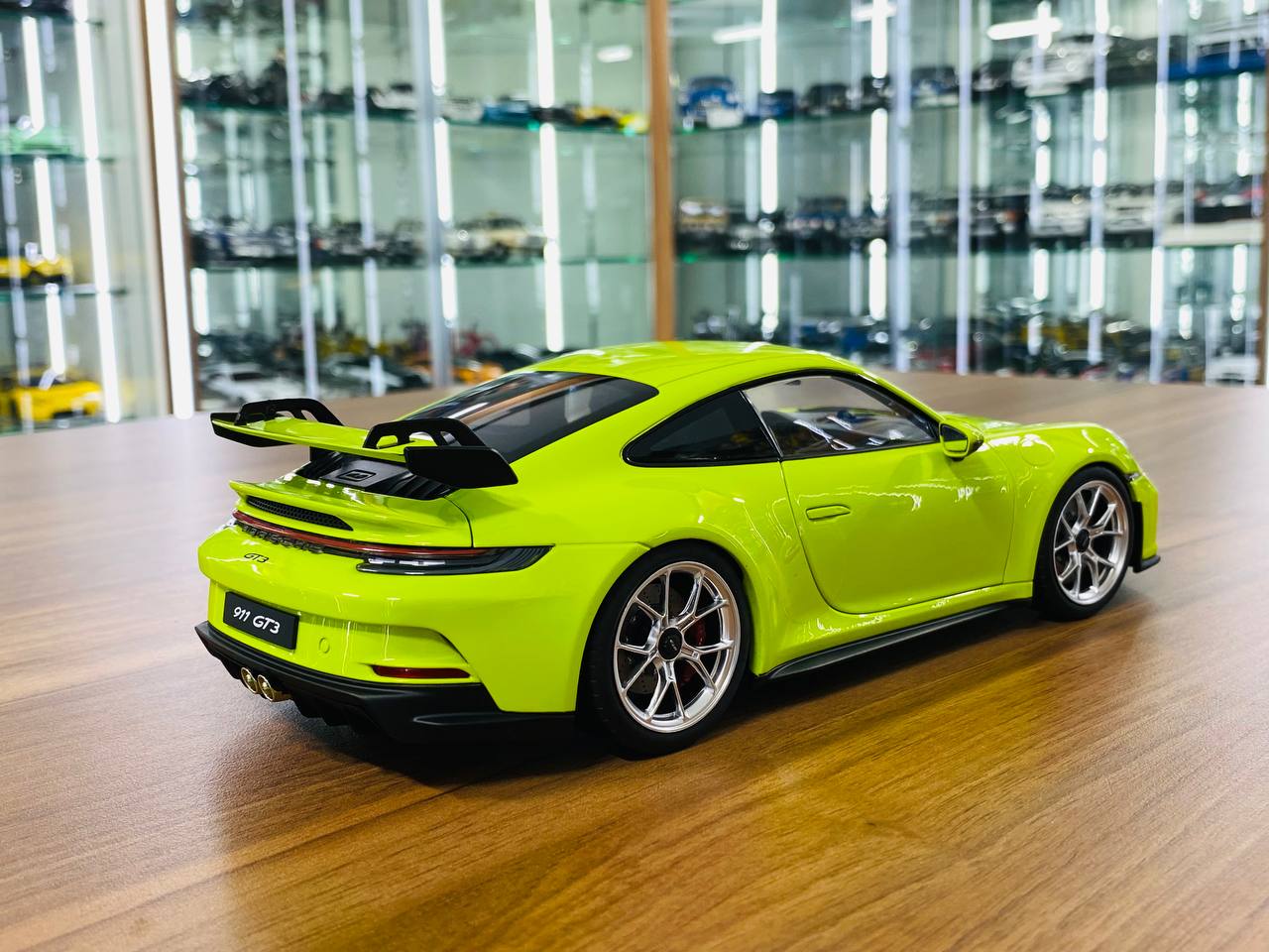 Norev Porsche 911 GT3 2021 - 1/18 Metal Diecast Model, Acid Green