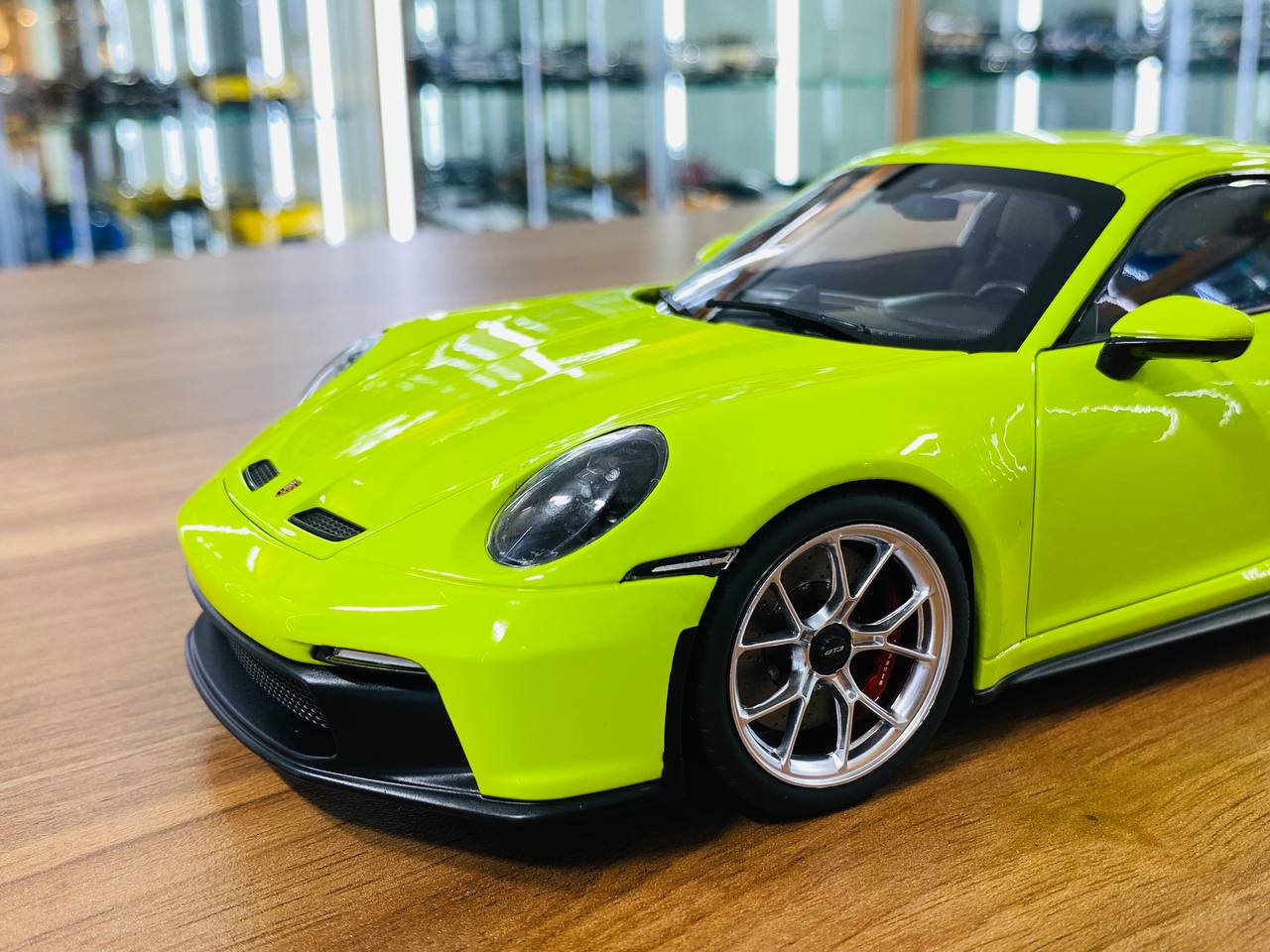 Norev Porsche 911 GT3 2021 - 1/18 Metal Diecast Model, Acid Green