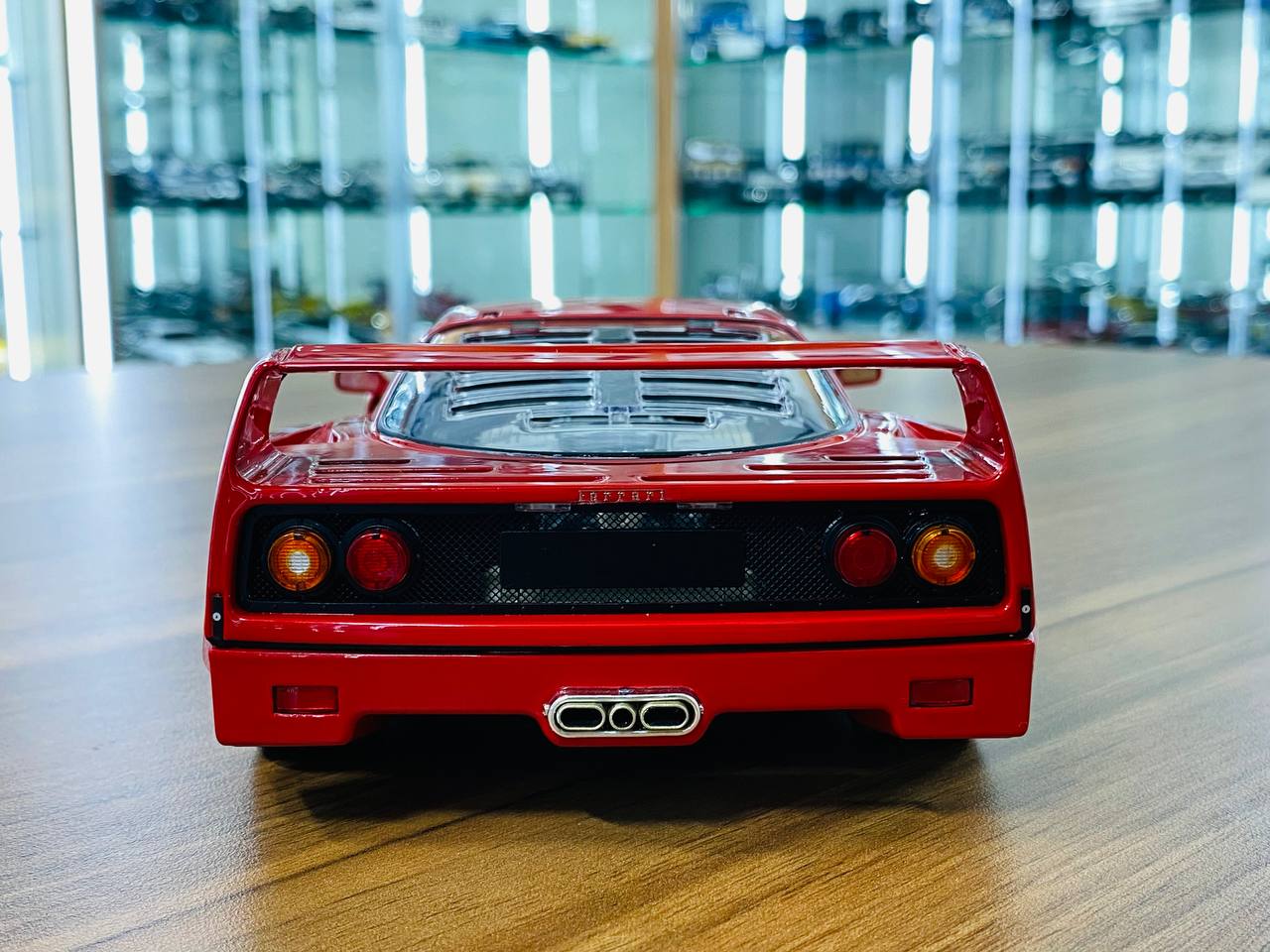 1/18 Diecast Ferrari F40 Red by Kyosho Scale Model Car