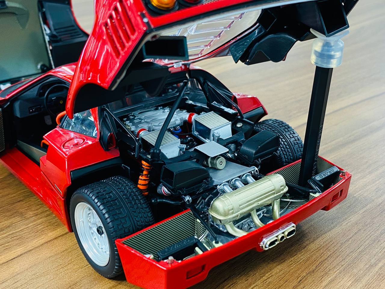 1/18 Diecast Ferrari F40 Red by Kyosho Scale Model Car