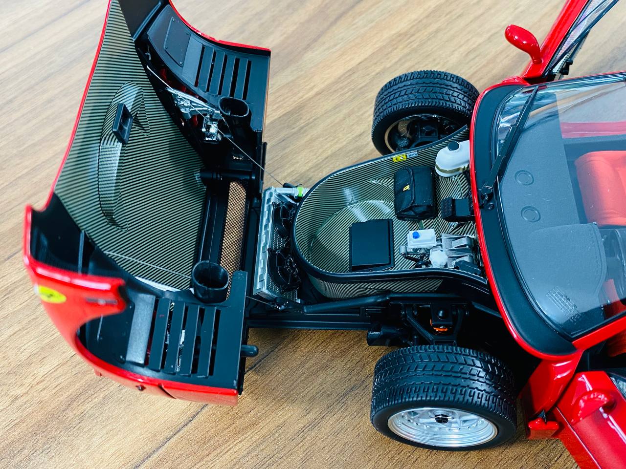 1/18 Diecast Ferrari F40 Red by Kyosho Scale Model Car