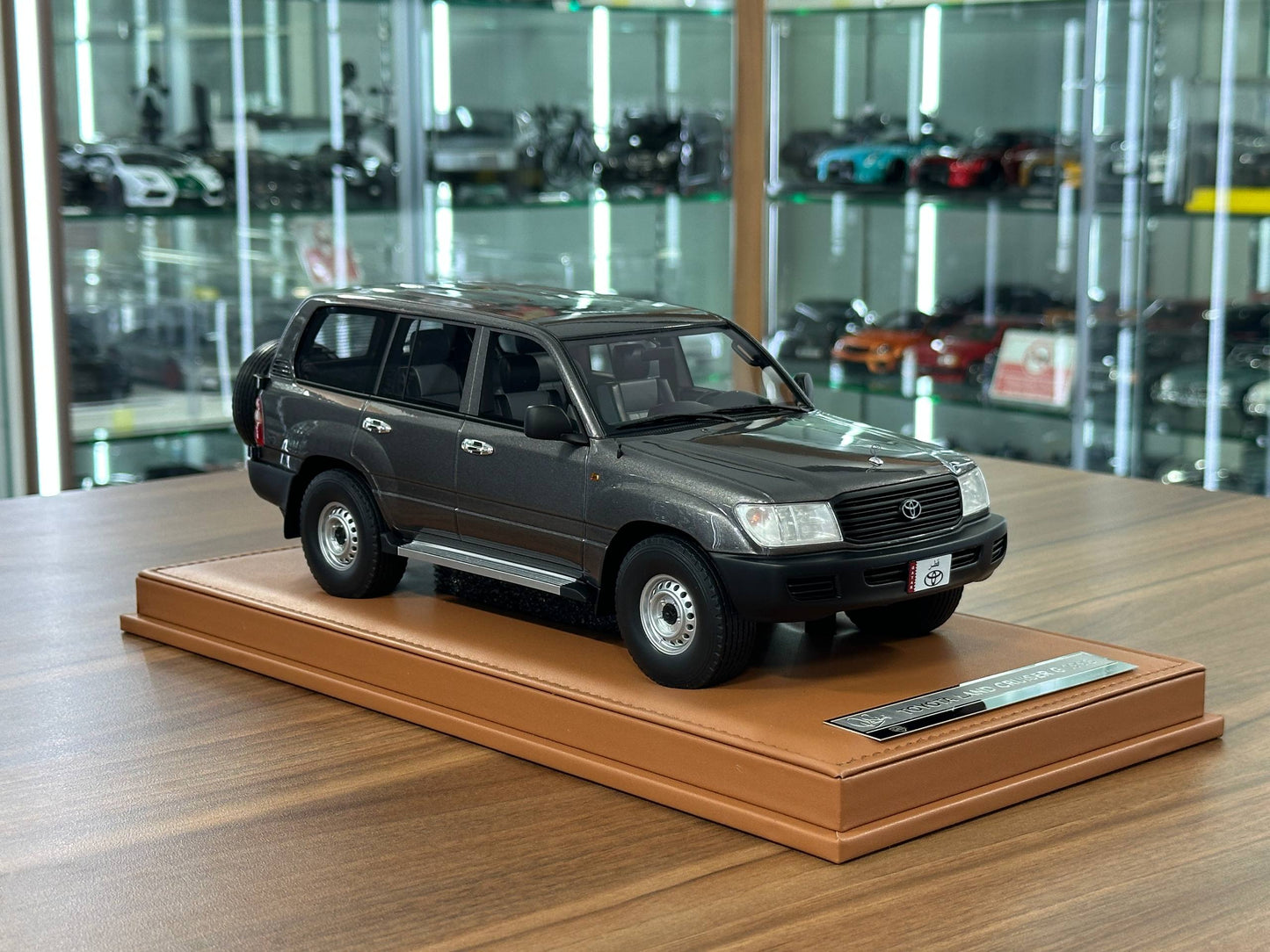 1/18 Resin Toyota Land Cruiser G FZJ100 (1998) – Old School Models (Grey)