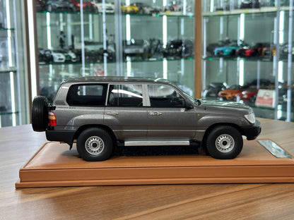 1/18 Resin Toyota Land Cruiser G FZJ100 (1998) – Old School Models (Grey)