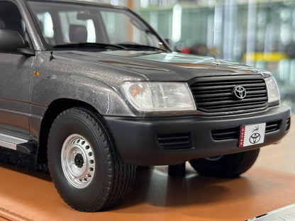 1/18 Resin Toyota Land Cruiser G FZJ100 (1998) – Old School Models (Grey)