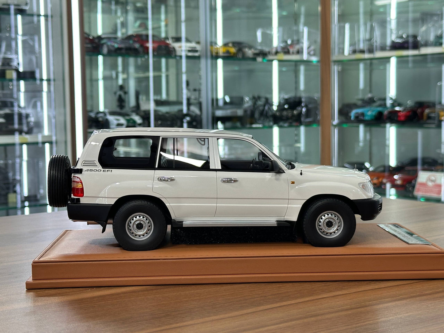 1/18 Resin Toyota Land Cruiser G FZJ100 (1998) – Old School Models (White) - Limited 90 pcs