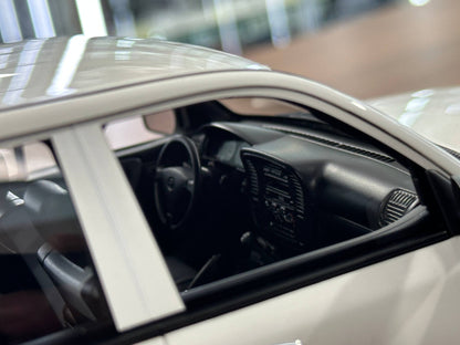 1/18 Resin Toyota Land Cruiser G FZJ100 (1998) – Old School Models (White) - Limited 90 pcs