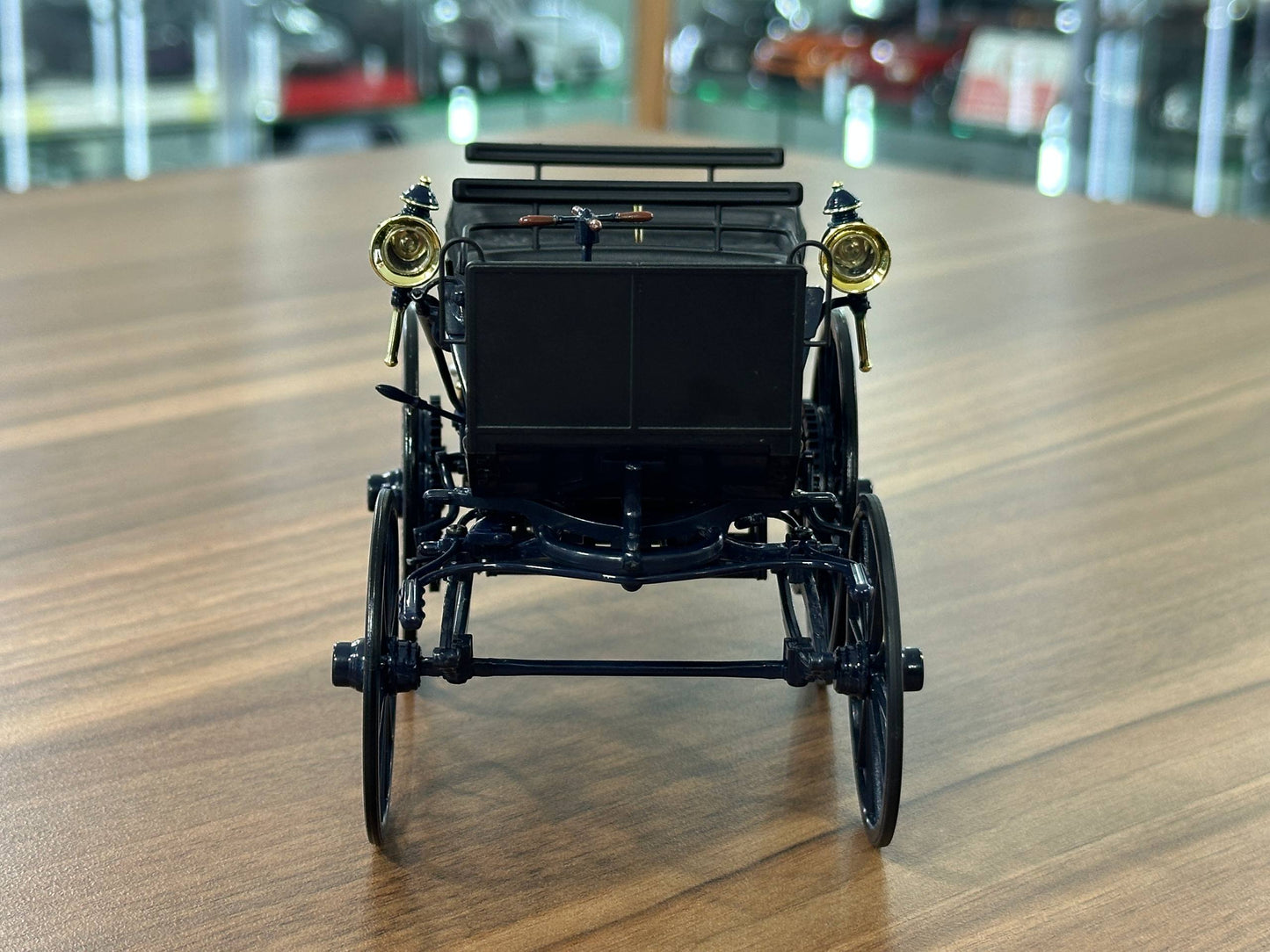 1/18 Diecast Mercedes-Benz Daimler Motorkutsche (1886) – Norev Dealer Edition (Blue)