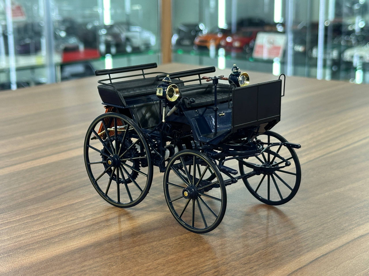1/18 Diecast Mercedes-Benz Daimler Motorkutsche (1886) – Norev Dealer Edition (Blue)