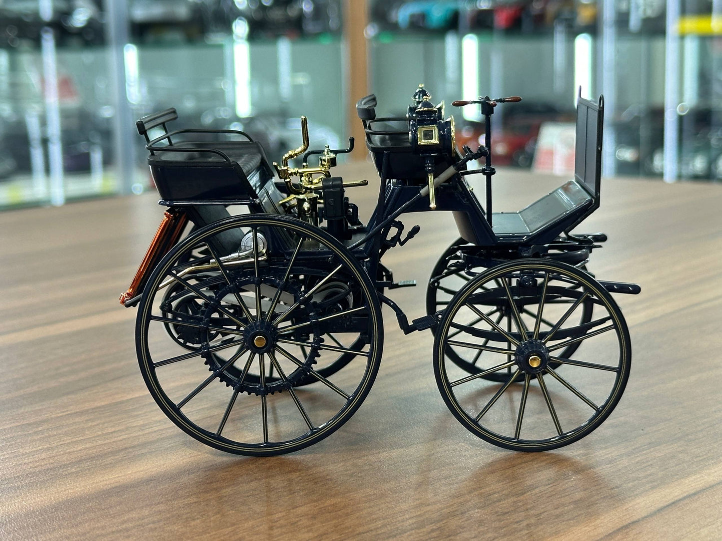 1/18 Diecast Mercedes-Benz Daimler Motorkutsche (1886) – Norev Dealer Edition (Blue)