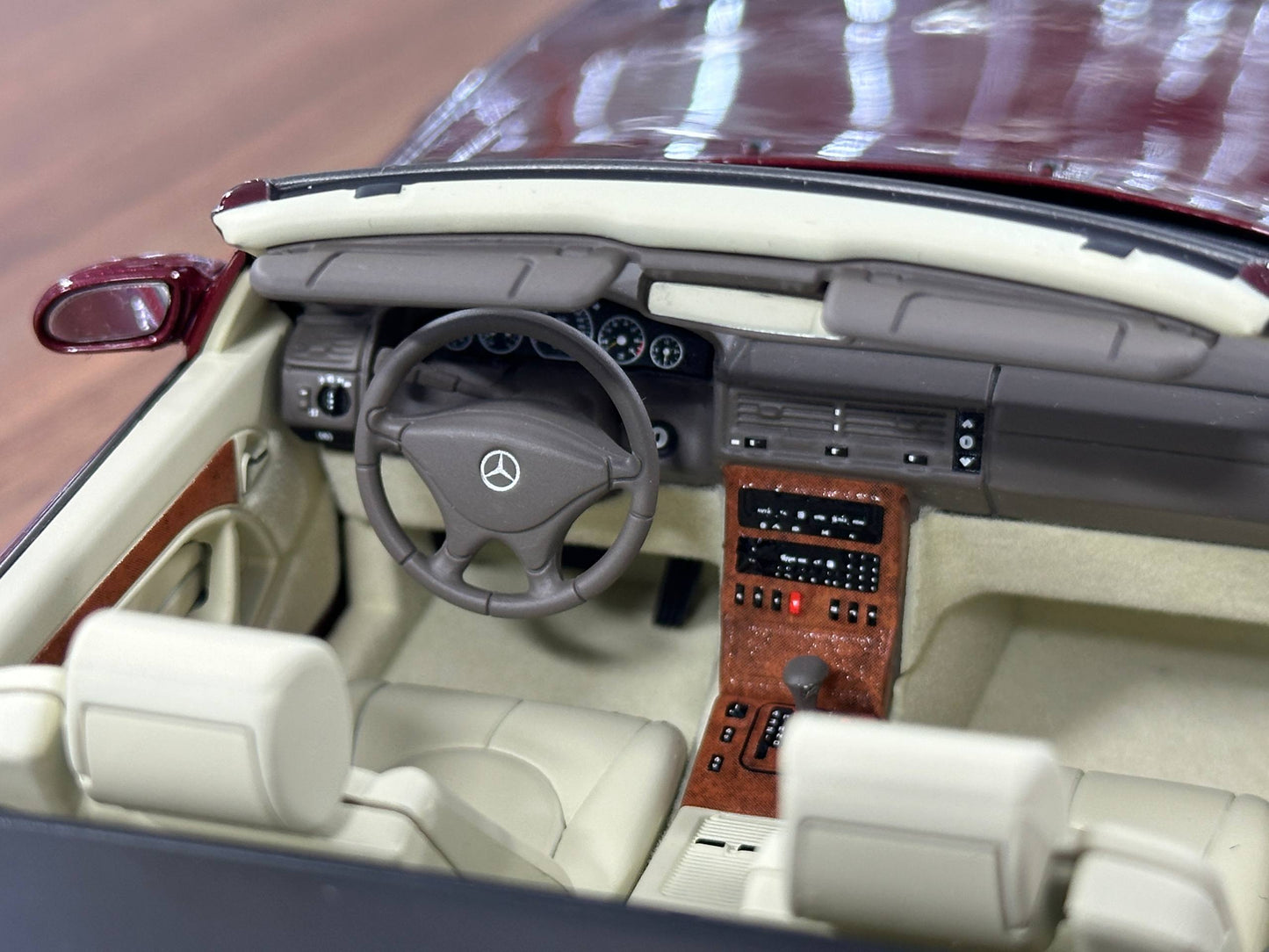 1/18 Diecast Mercedes-Benz SL 500 (R129, 1998–2001) – Norev Dealer Edition (Amber Red)