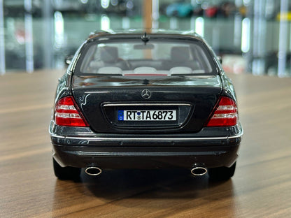 1/18 DiecastMercedes-Benz S 55 (V220, 1999–2002) – Norev Dealer Edition (Tectite Grey)