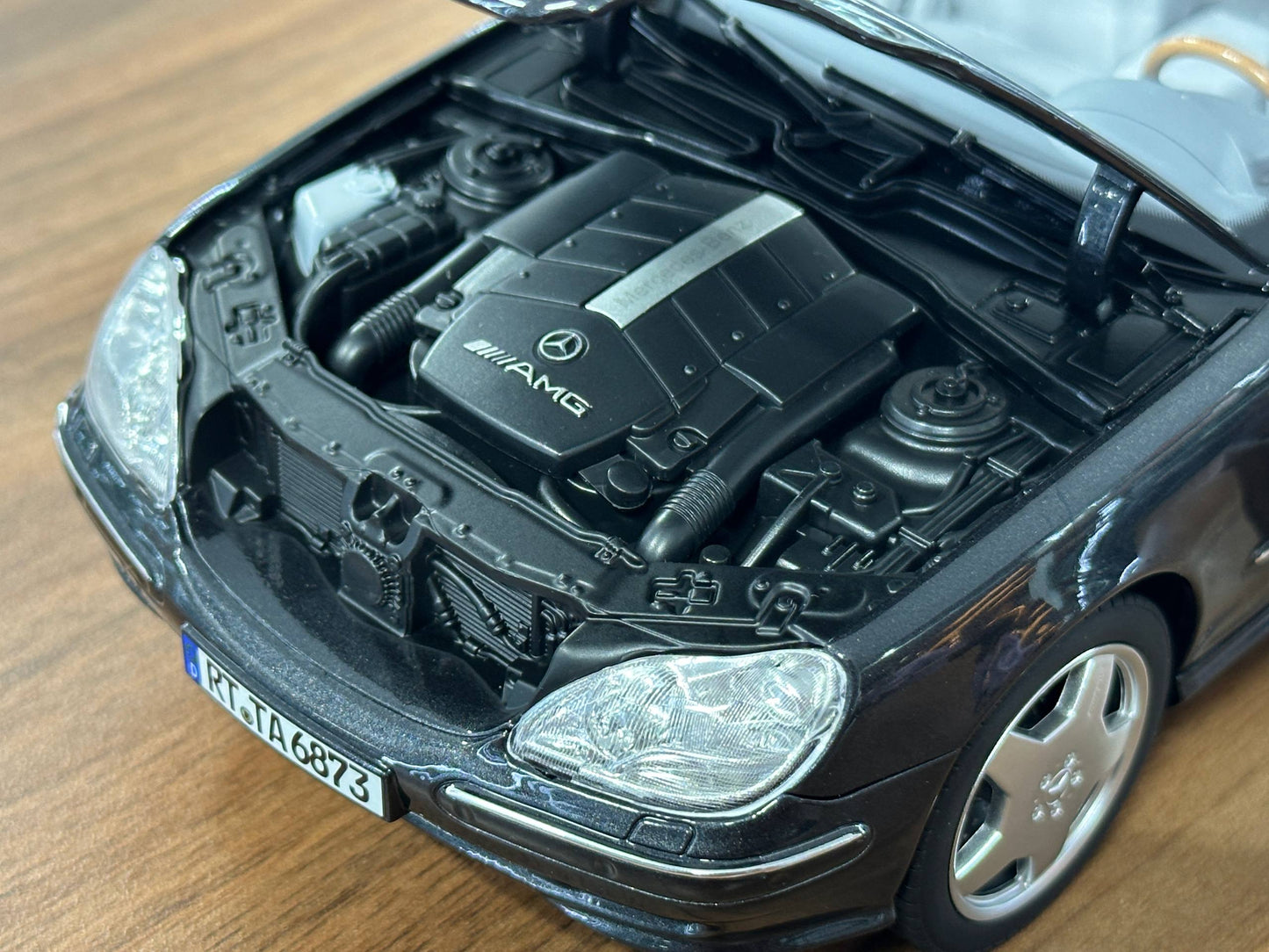 1/18 DiecastMercedes-Benz S 55 (V220, 1999–2002) – Norev Dealer Edition (Tectite Grey)