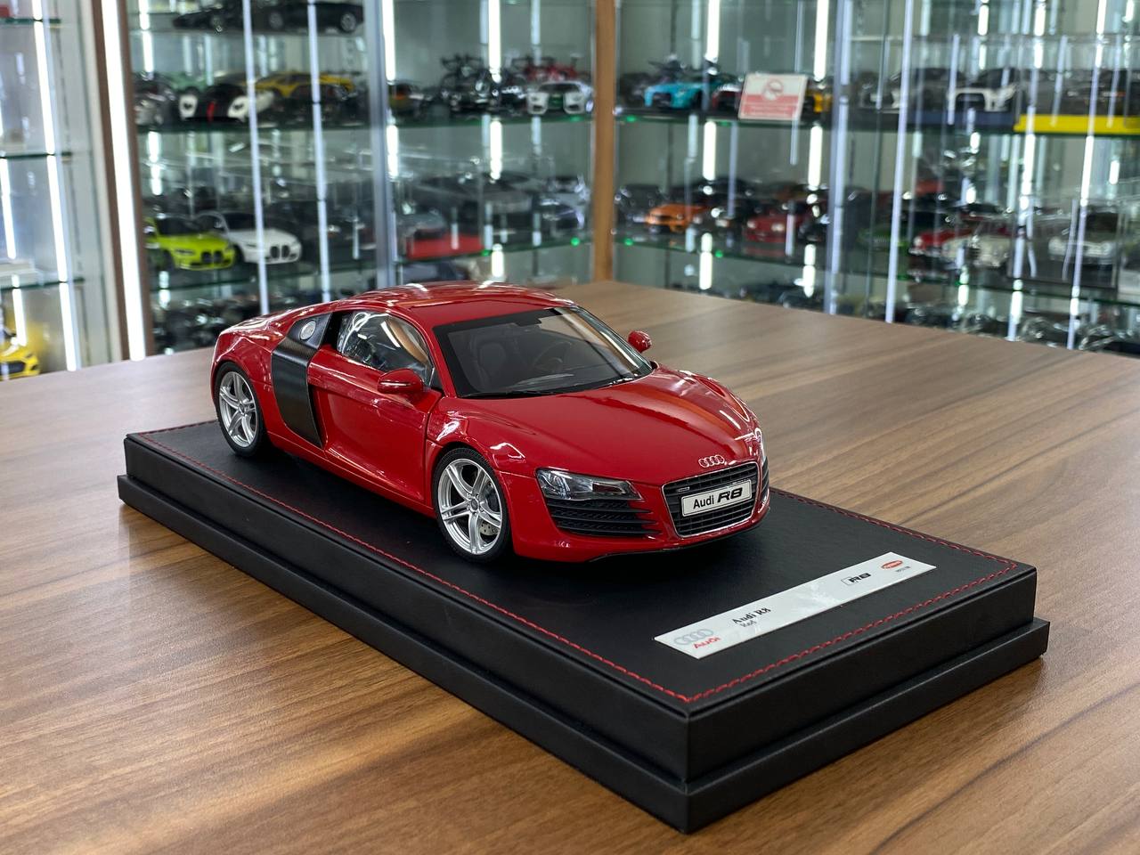 AutoBarn Kyosho Audi R8 1:18 diecast model in Red – full opening supercar for Dubai collectors