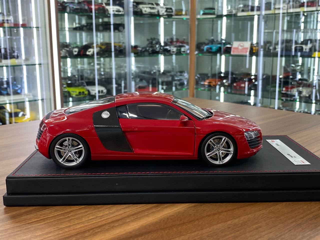 1:18 Diecast Model Audi R8  – Red | AutoBarn (Kyosho) – Supercar for Dubai Collectors