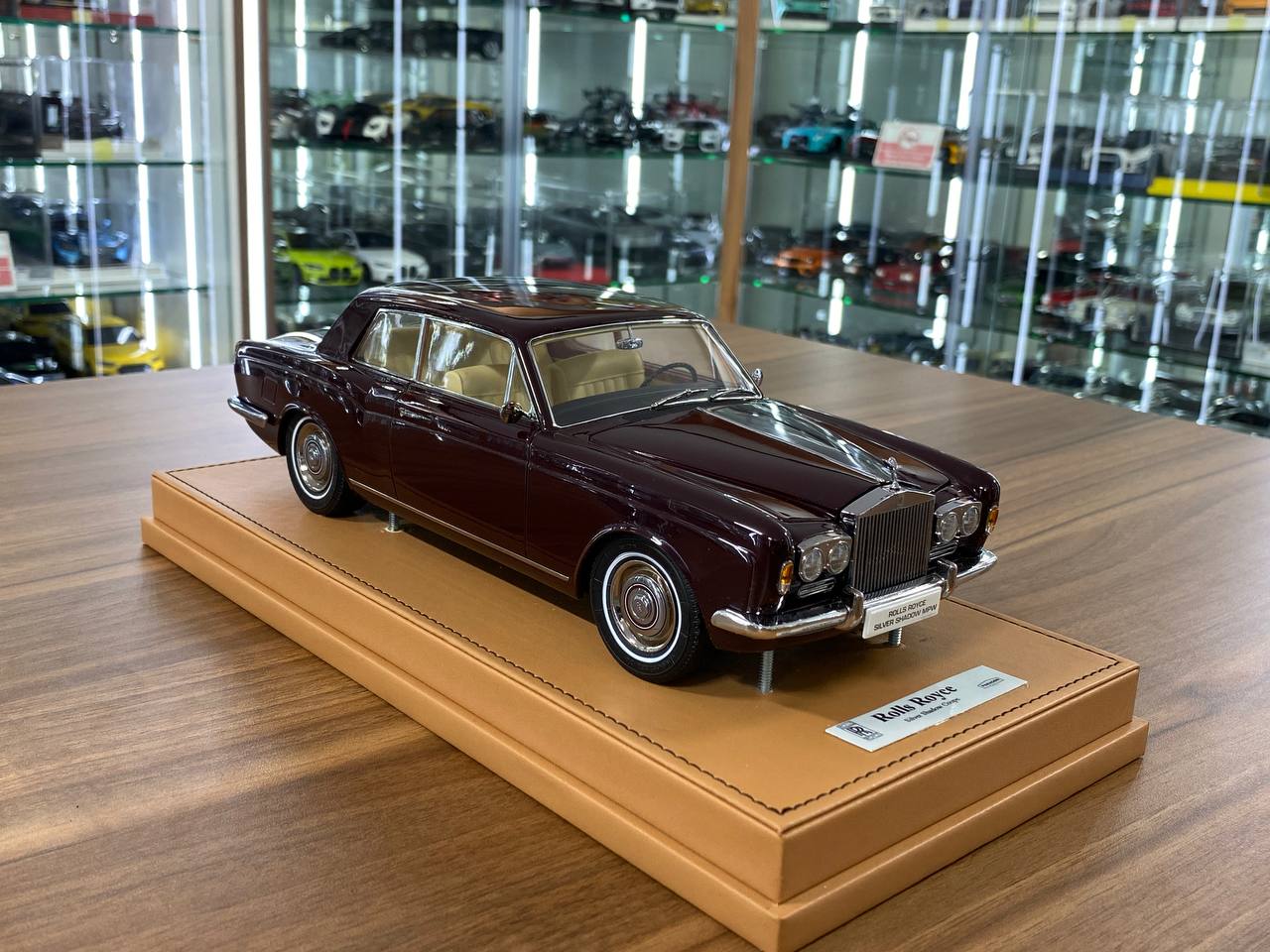 1:18 Diecast Model Rolls-Royce Silver Shadow MPW Coupe – Maroon | AutoBarn (Paragon) Classic for Dubai Collectors