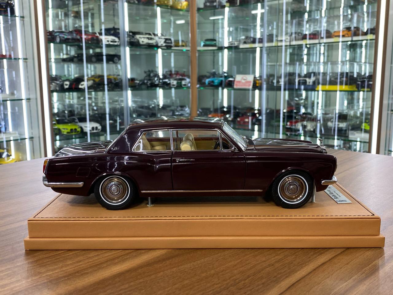 1:18 Diecast Model Rolls-Royce Silver Shadow MPW Coupe – Maroon | AutoBarn (Paragon) Classic for Dubai Collectors