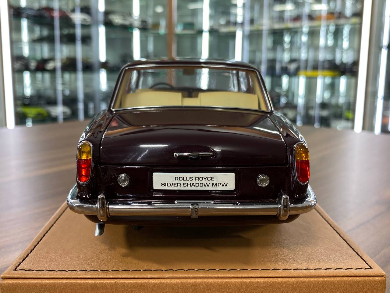 1:18 Diecast Model Rolls-Royce Silver Shadow MPW Coupe – Maroon | AutoBarn (Paragon) Classic for Dubai Collectors