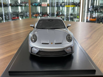 1:18 Resin Model Porsche 911 GT3 Touring 2025 – Polarsilver | Spark Models (Limited 911 pcs – Dubai Collectors)