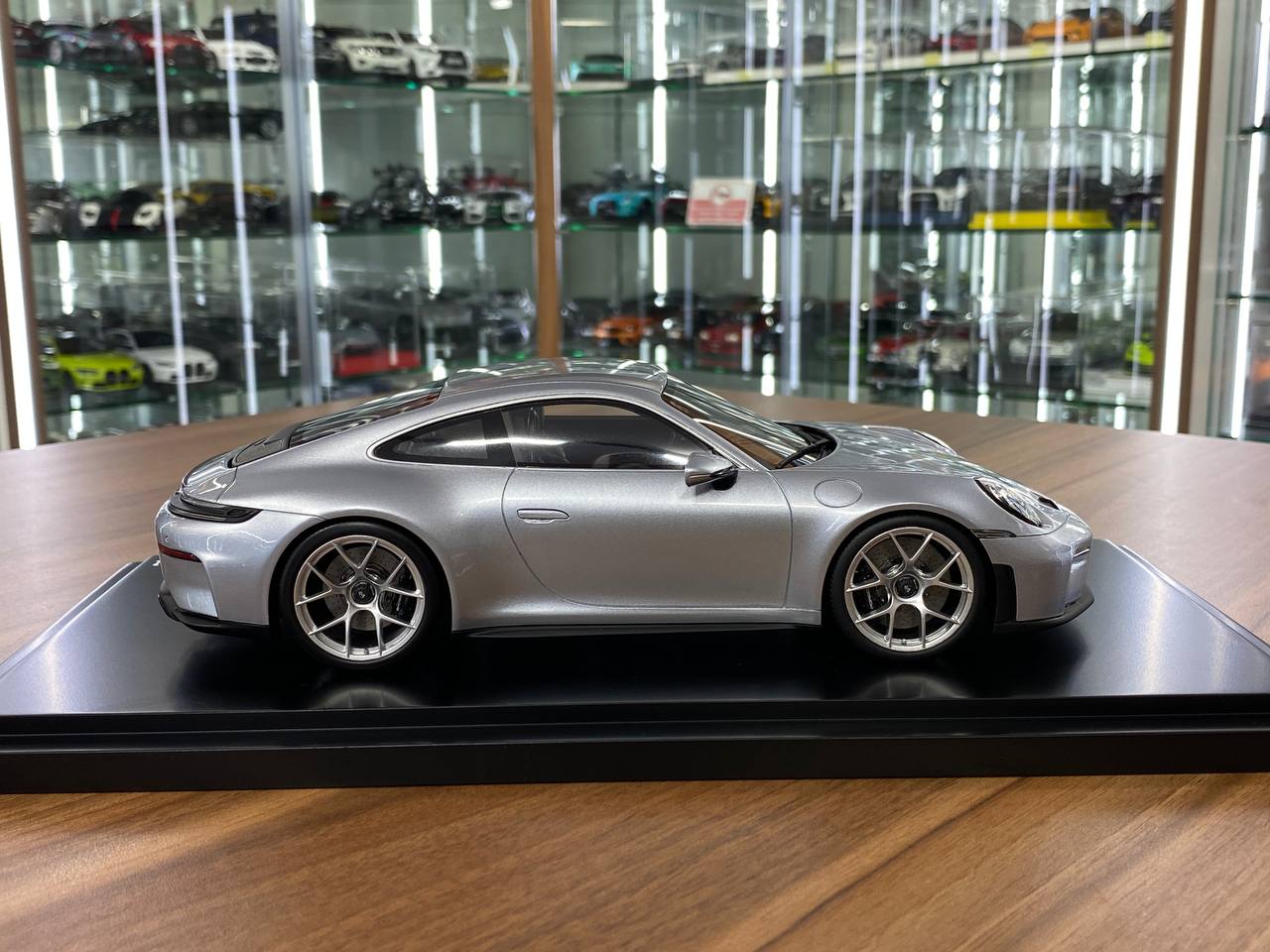 1:18 Resin Model Porsche 911 GT3 Touring 2025 – Polarsilver | Spark Models (Limited 911 pcs – Dubai Collectors)