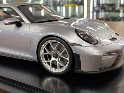 1:18 Resin Model Porsche 911 GT3 Touring 2025 – Polarsilver | Spark Models (Limited 911 pcs – Dubai Collectors)