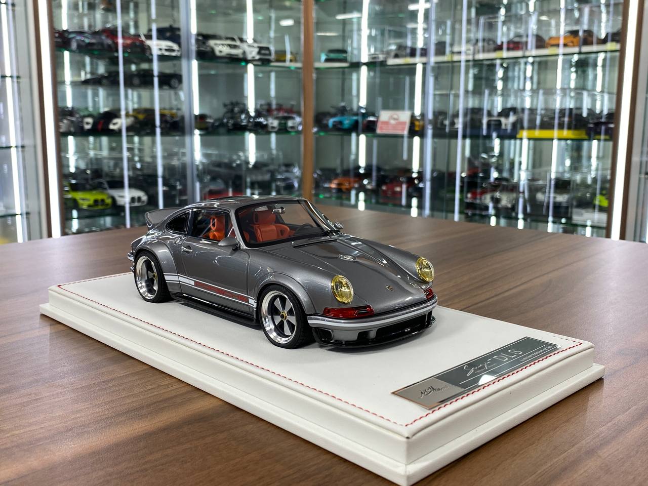 ★ 1/18 Porsche Singer DLS by Ivy Models – Silver with Orange Interior | Limited to 20 Pieces