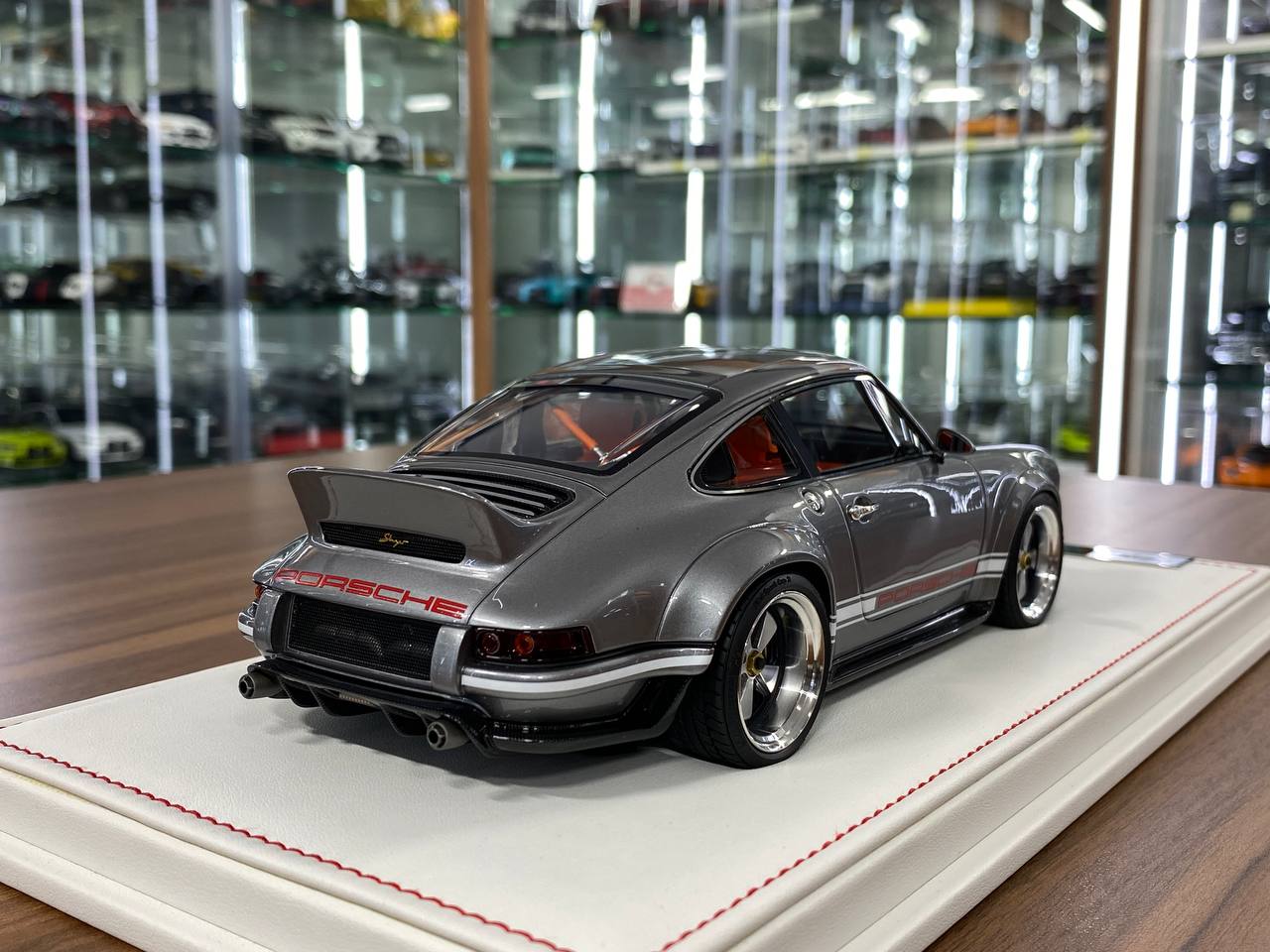 ★ 1/18 Porsche Singer DLS by Ivy Models – Silver with Orange Interior | Limited to 20 Pieces