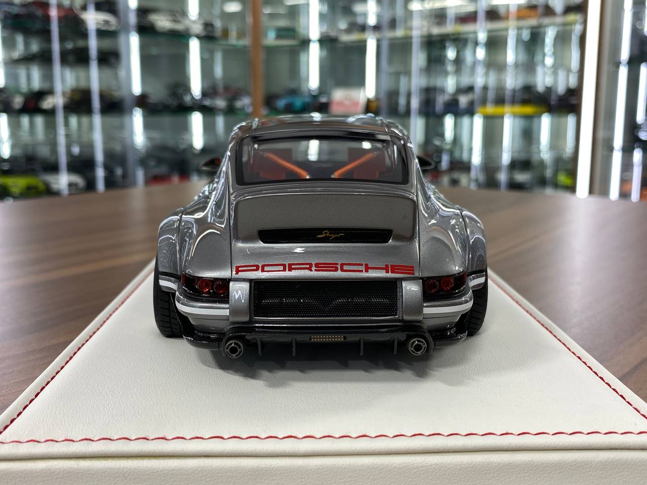 ★ 1/18 Porsche Singer DLS by Ivy Models – Silver with Orange Interior | Limited to 20 Pieces