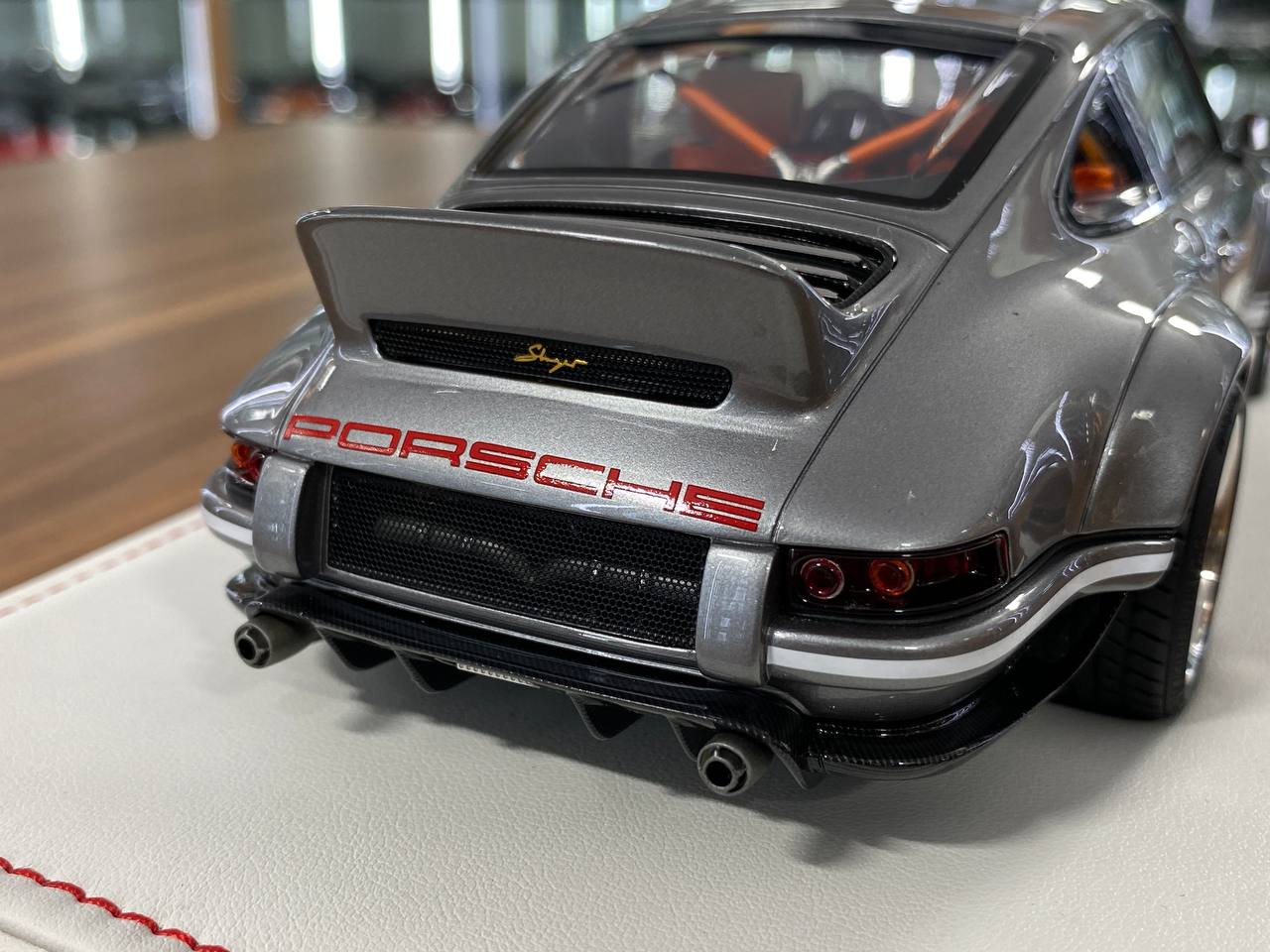 ★ 1/18 Porsche Singer DLS by Ivy Models – Silver with Orange Interior | Limited to 20 Pieces