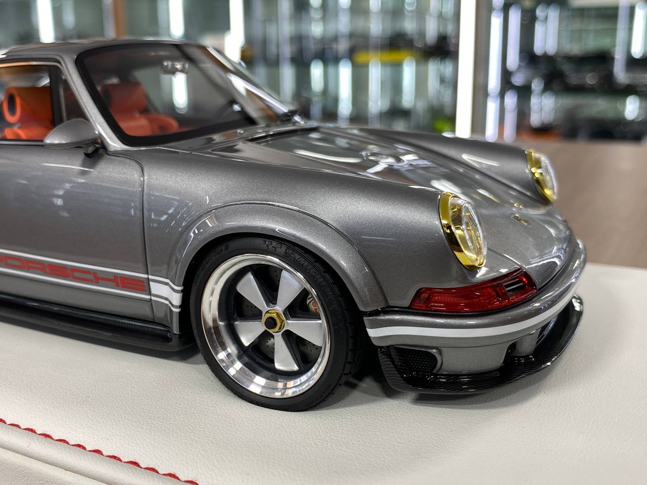 ★ 1/18 Porsche Singer DLS by Ivy Models – Silver with Orange Interior | Limited to 20 Pieces