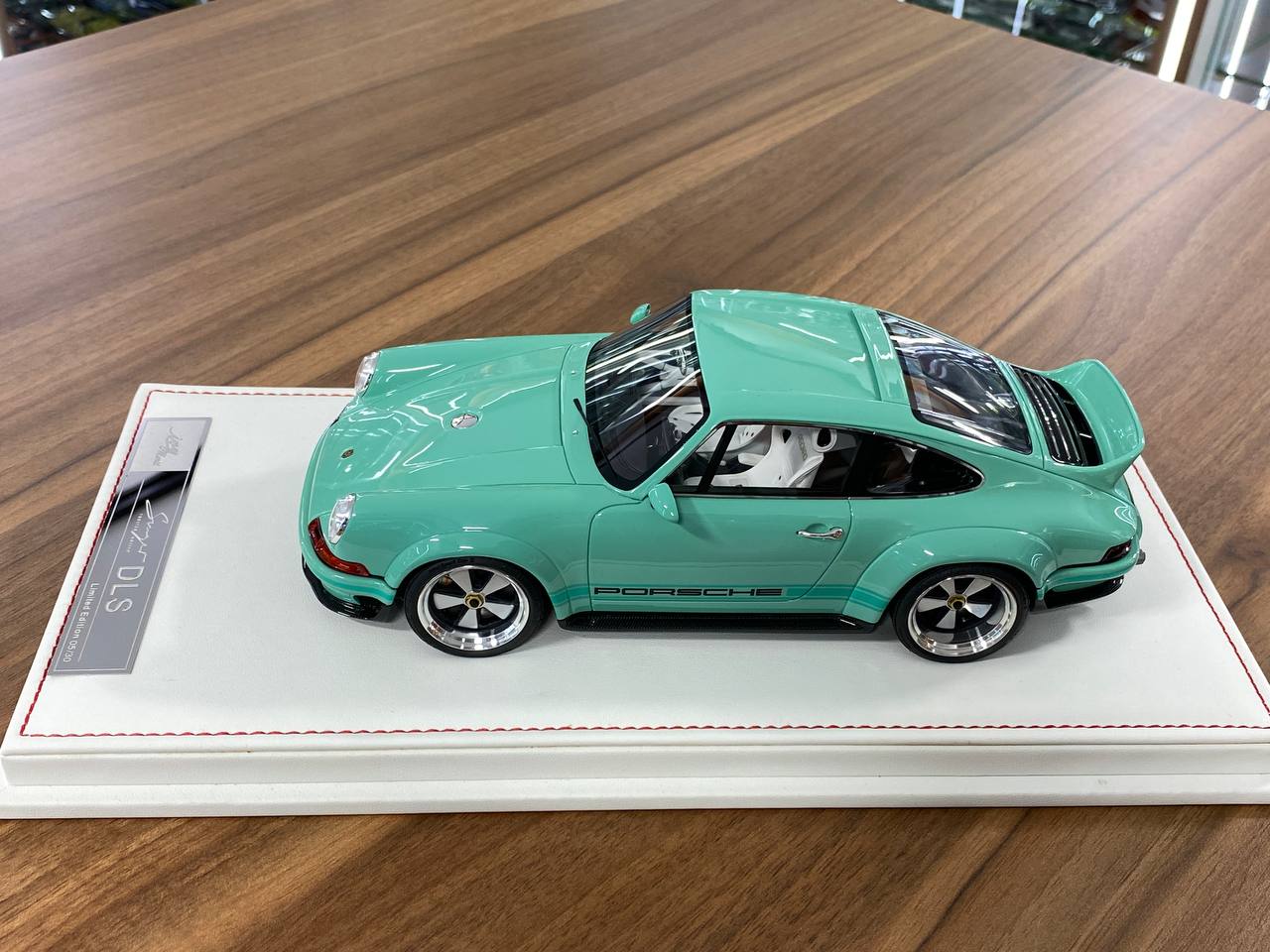 Ivy Models 1:18 Porsche Singer DLS – Tiffany | Resin | Ltd to 30