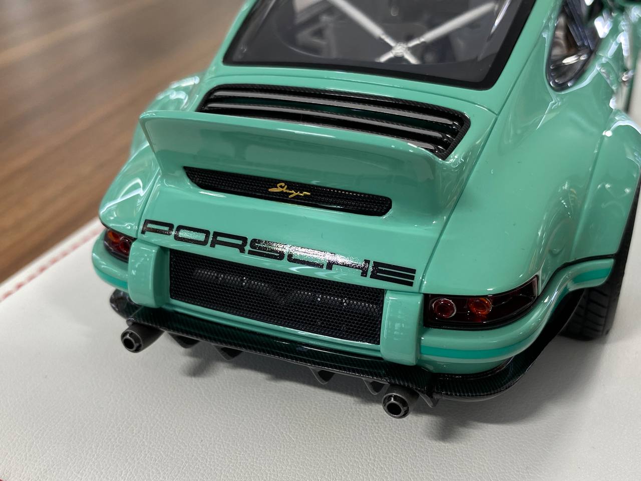 Ivy Models 1/18 Porsche Singer DLS – Tiffany | Resin | Limited to 30 pcs