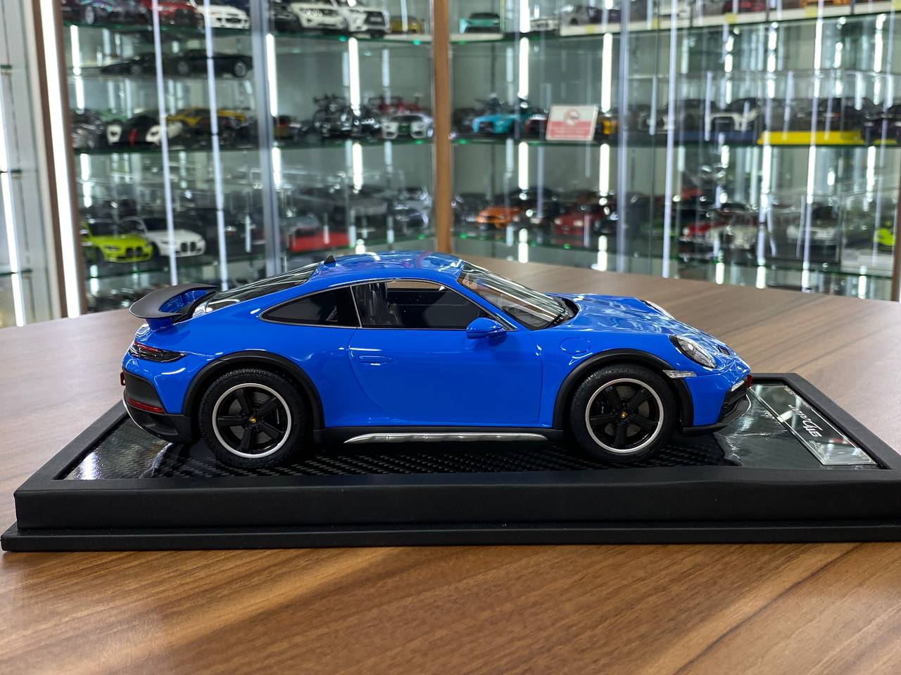 1:18 Resin Model Porsche 911 Dakar – Blue | VIP Models (Limited 99 pcs – Porsche Collectors)