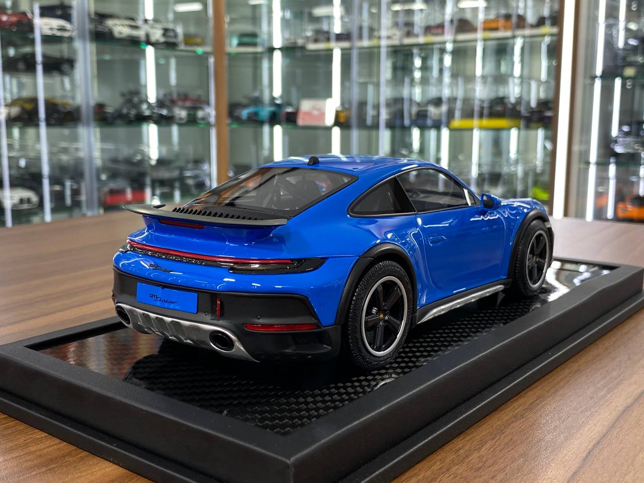 1:18 Resin Model Porsche 911 Dakar – Blue | VIP Models (Limited 99 pcs – Porsche Collectors)