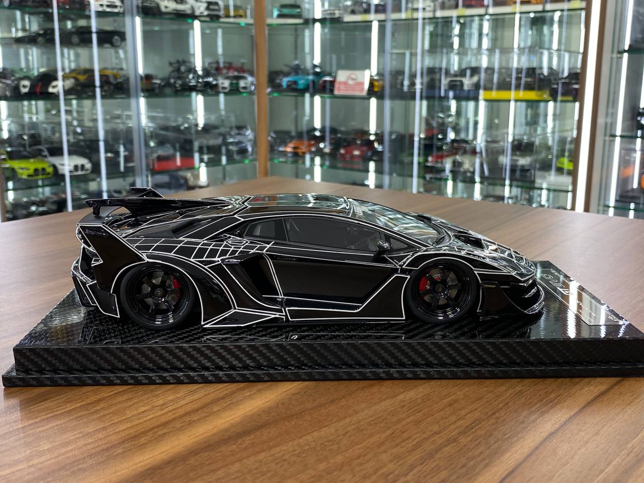 1:18 Resin Model Lamborghini Aventador GT EVO LBWK l – Black Elephant Pattern | VIP Models (Limited 30 pcs – Dubai Collectors)