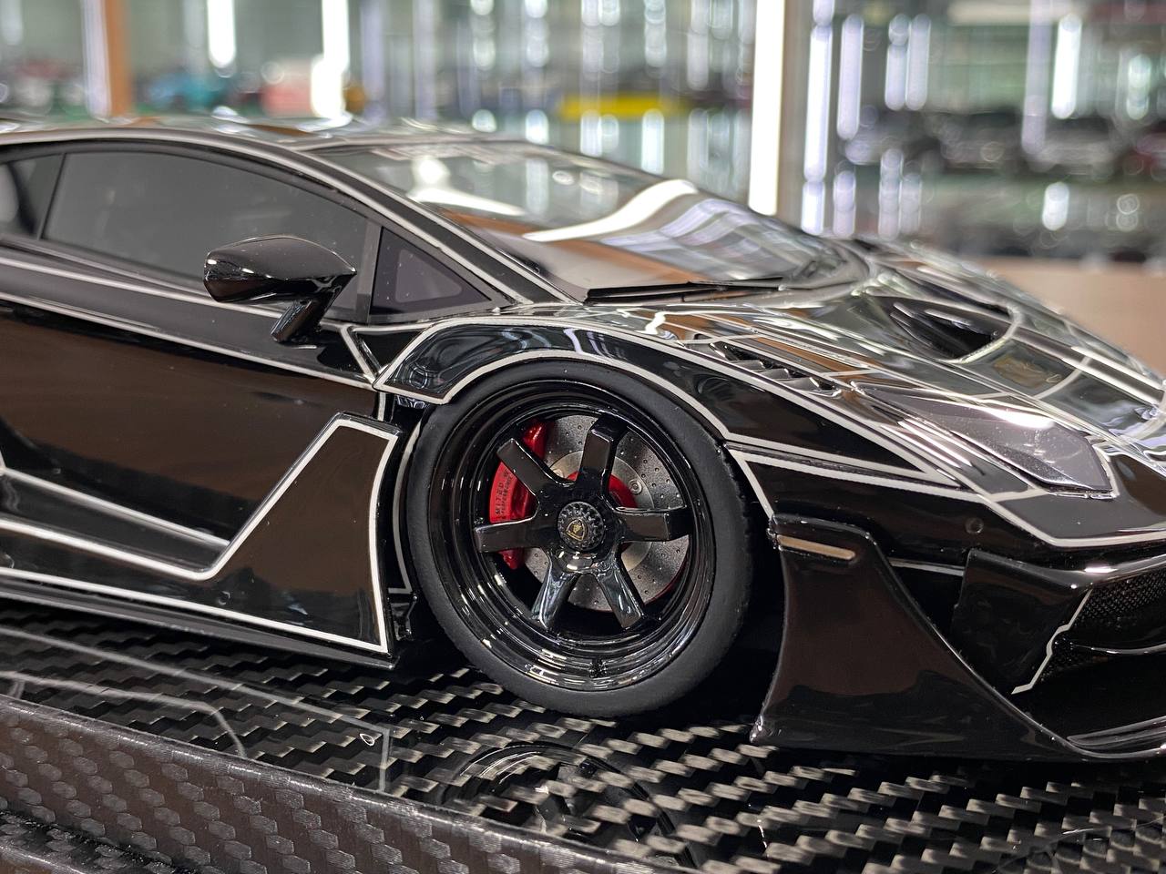 1:18 Resin Model Lamborghini Aventador GT EVO LBWK l – Black Elephant Pattern | VIP Models (Limited 30 pcs – Dubai Collectors)