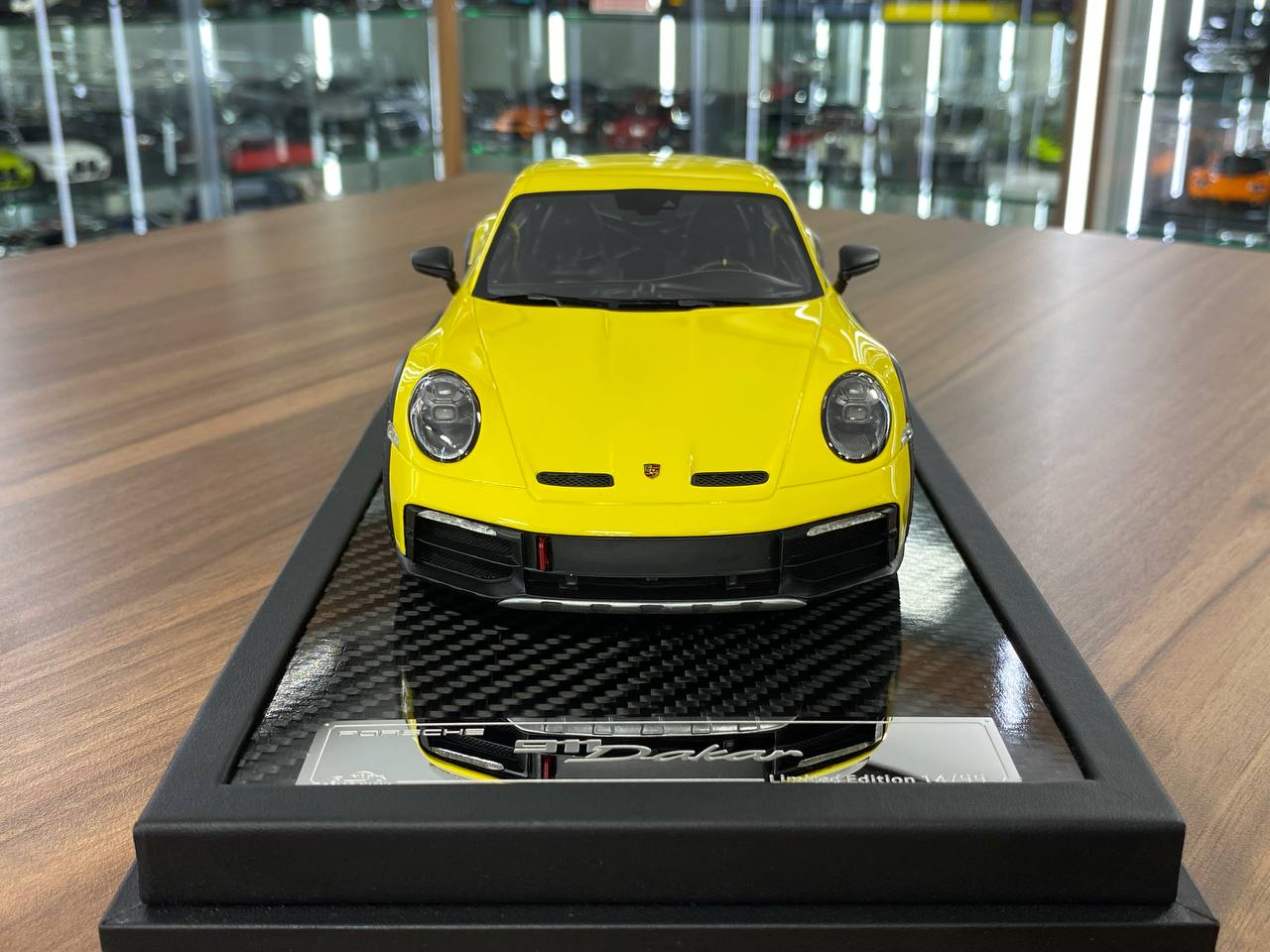 🚨1:18 Resin Model Porsche 911 Dakar – Yellow | VIP Models (Limited 99 pcs )