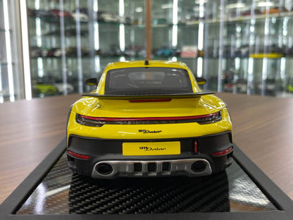 🚨1:18 Resin Model Porsche 911 Dakar – Yellow | VIP Models (Limited 99 pcs )