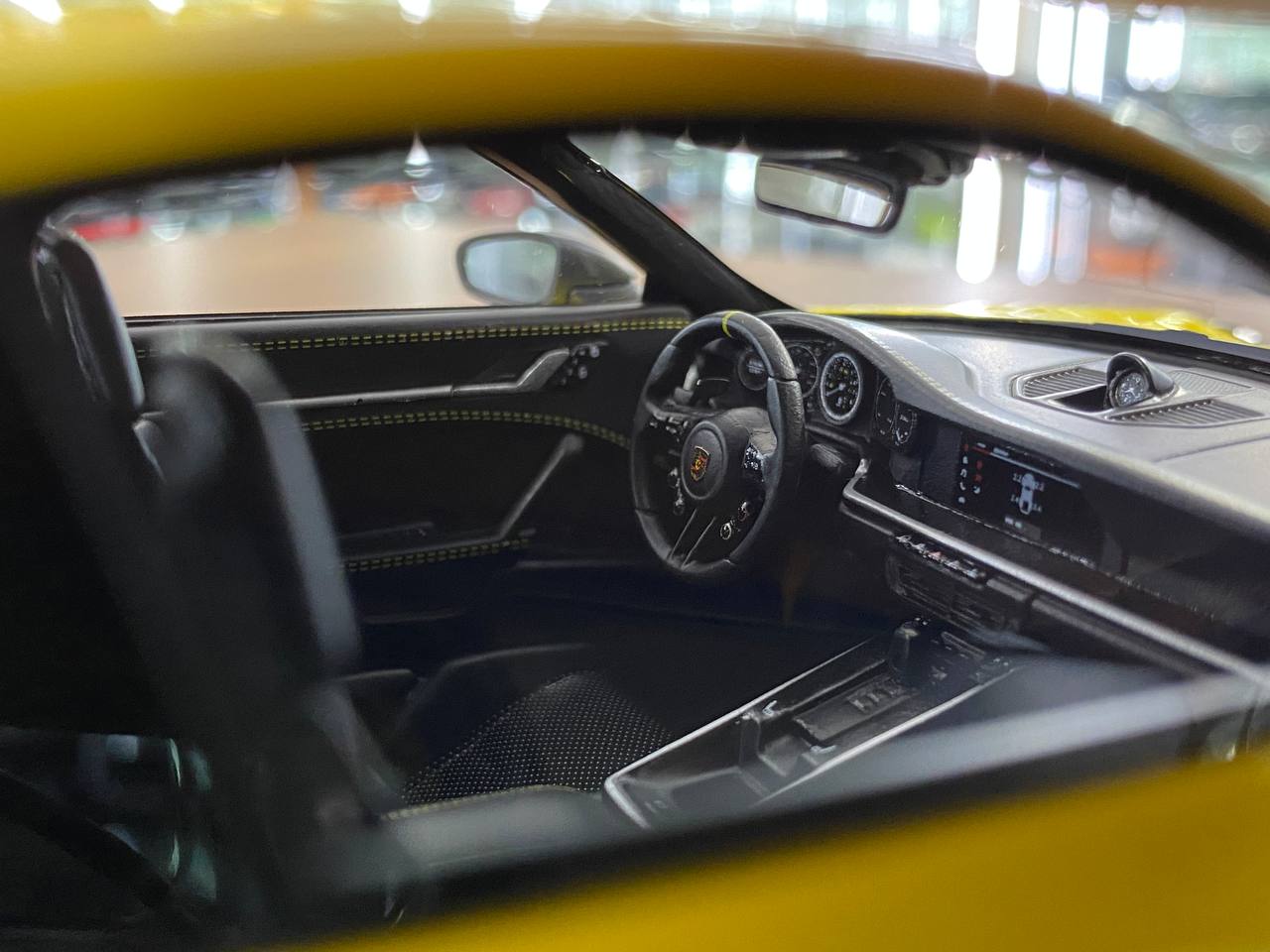 🚨1:18 Resin Model Porsche 911 Dakar – Yellow | VIP Models (Limited 99 pcs )