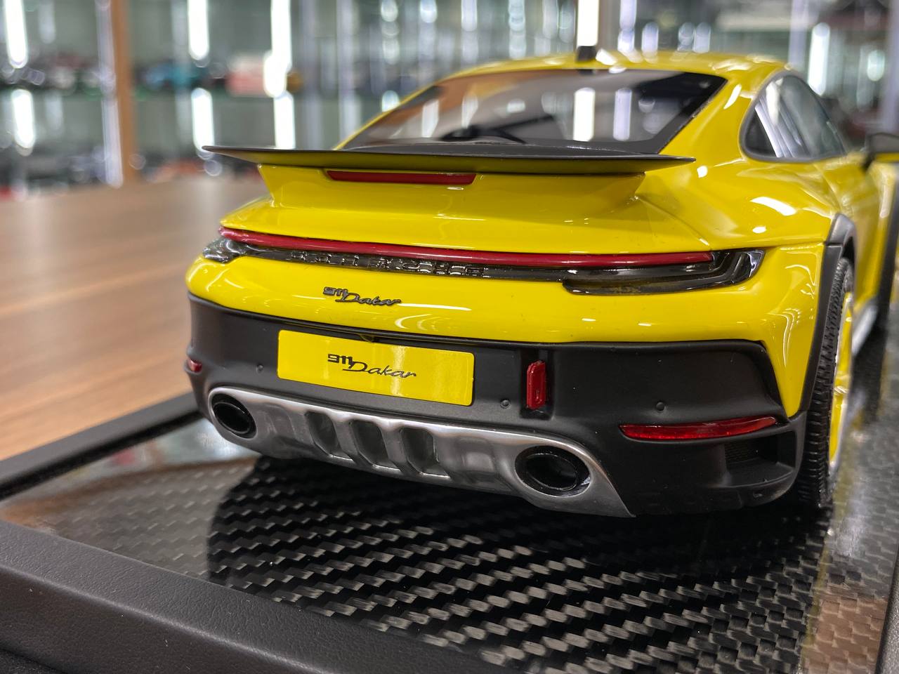 🚨1:18 Resin Model Porsche 911 Dakar – Yellow | VIP Models (Limited 99 pcs )