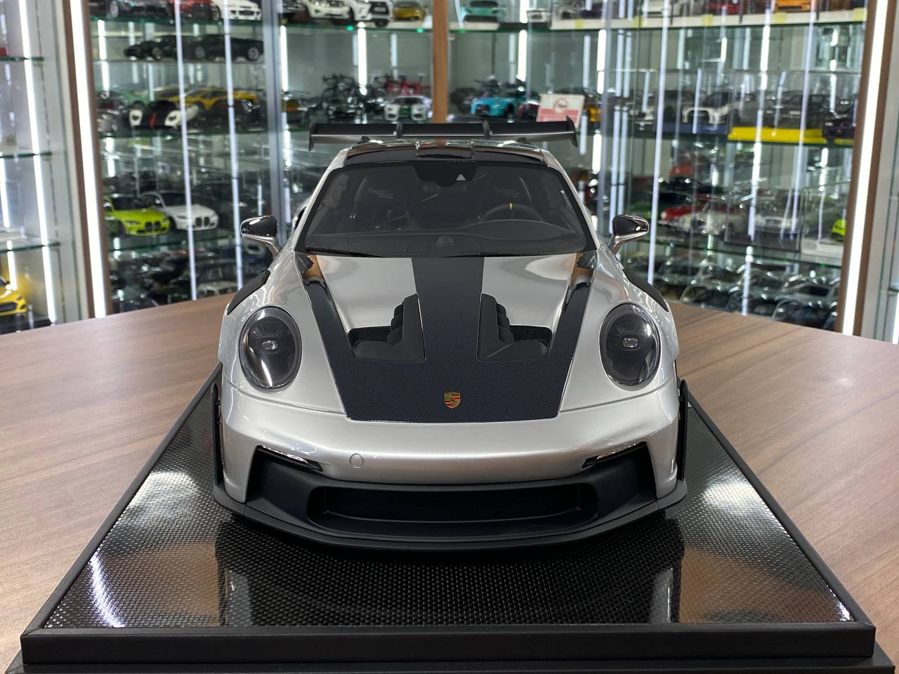 1/8 Resin Model Dino Models Porsche 911 GT3 RS – Silver/Black Rim Limited 20 pcs