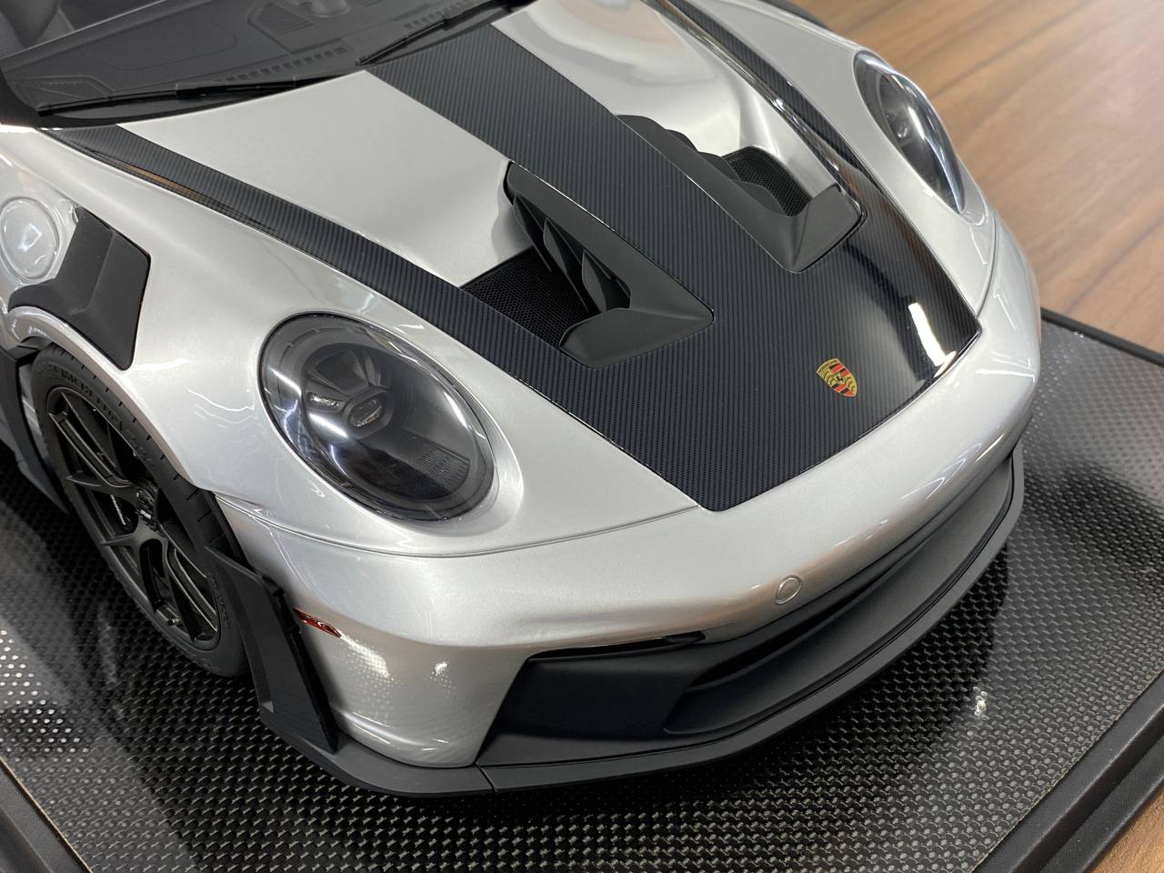 1/8 Resin Model Dino Models Porsche 911 GT3 RS – Silver/Black Rim Limited 20 pcs