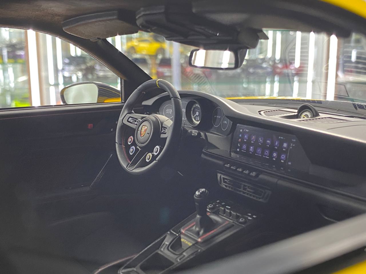 1/8 Resin Model Dino Models Porsche 911 GT3 RS – Yellow/Black Rim Limited 20 pcs