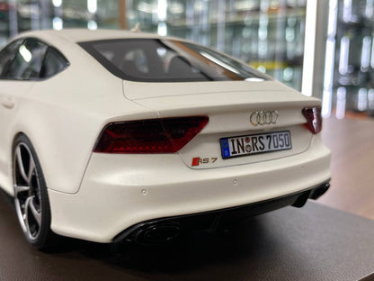 🚨Audi RS7 1:18 Resin Model – Matt White | Motorhelix (Limited 99 pcs – Dubai Collectors)